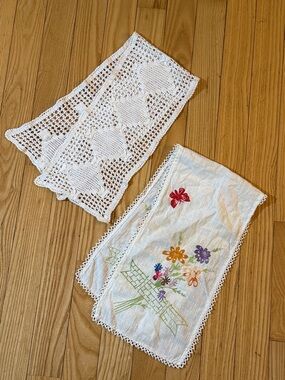 VTG Crochet/Doilies, Runner Pair